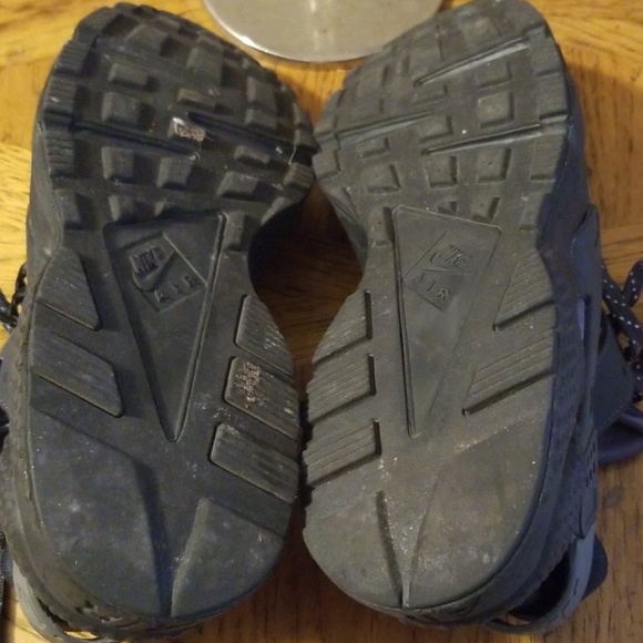 Nike Air Huarache. Size 10 - Picture 8 of 10